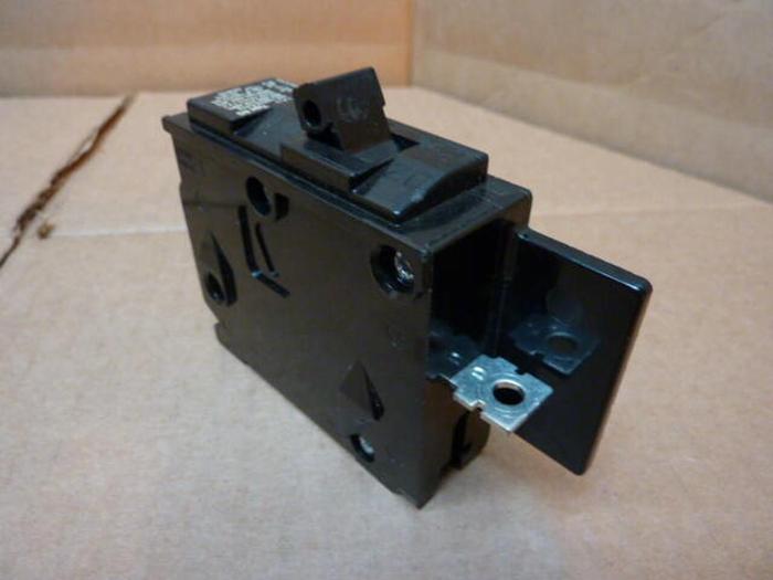 Used SIEMENS 20 Amp Circuit Breaker BQ120 #26977