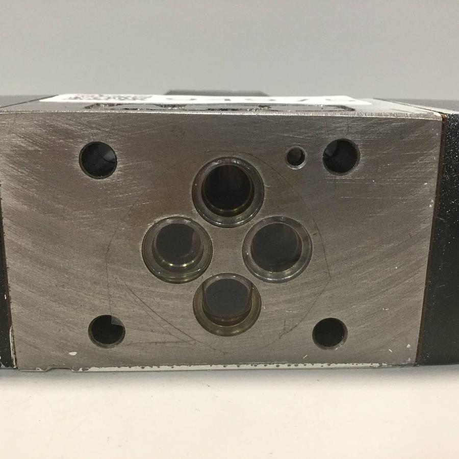 Used VICKERS Directional Control Valve DG4V36CMP7H750 USED