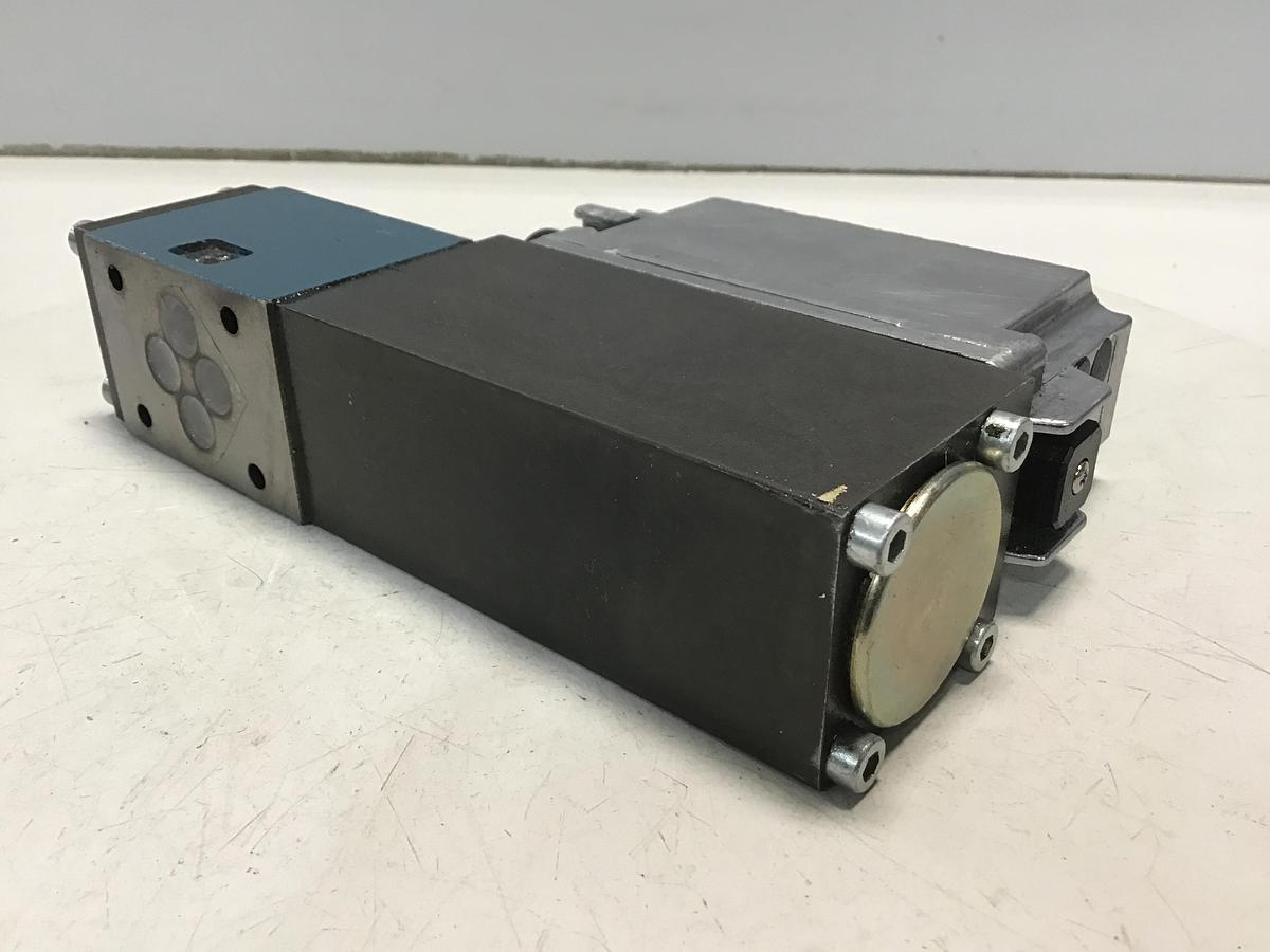 Used BOSCH 0 811 404 618 VALVE USED #129940