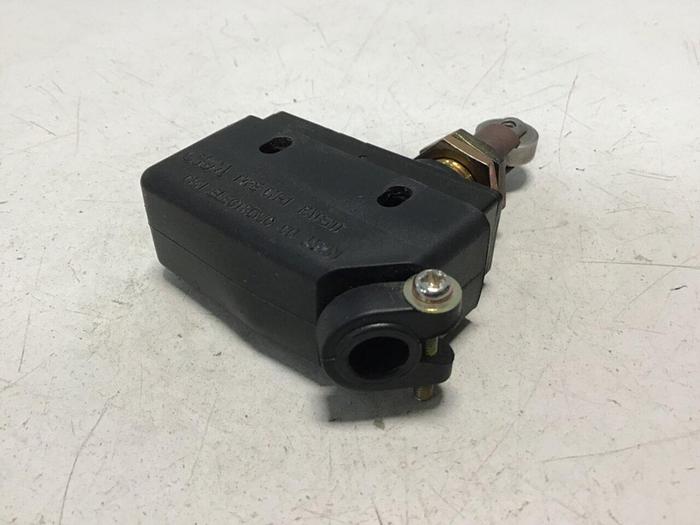 Used OMRON Switch Z-15GQ22-B #121931