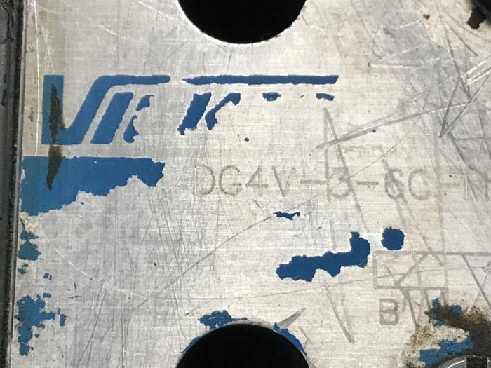 Used VICKERS Valve DG4V-3-6C-M-U-HL7-60-B13 Used
