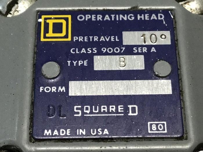 Used SQUARE D Limit Switch 9007-C66B2WBA18 Used