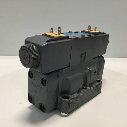 Used VICKERS Valve DG4V-3-6C-M-U-HL7-60-B13 Used