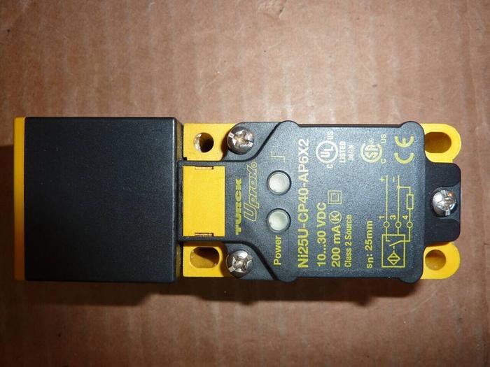 Used TURCK ELEKTRONIK Proximity Switch NI25U-CP40-AP6X2 #5573