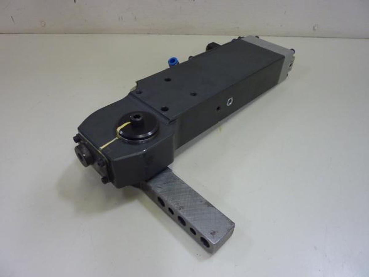 Used BTM CORP Power Clamp 779800G-733207H-90AL-SCDC Used