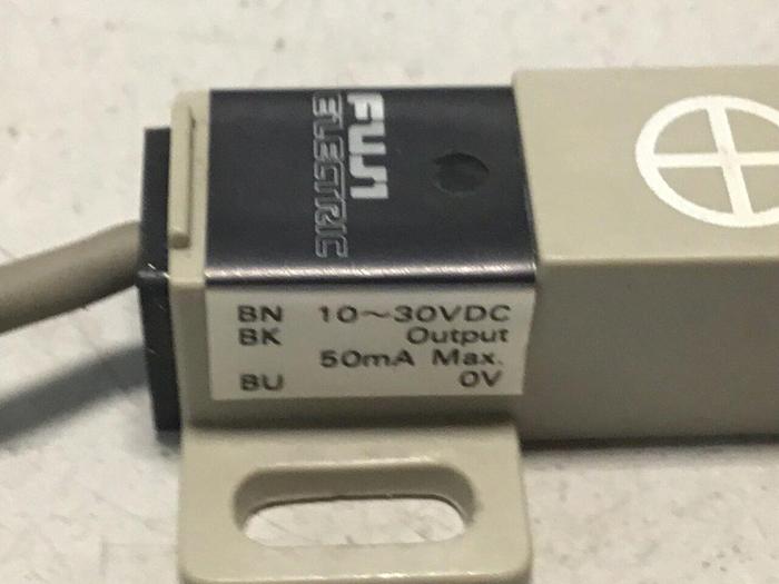 Used FUJI ELECTRIC Proximity Switch PE-B4D3 Used