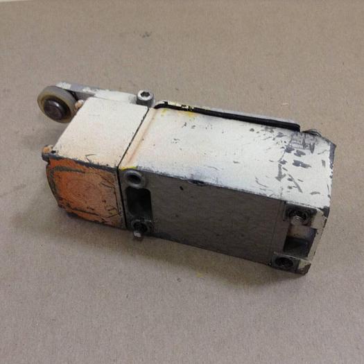 Used TELEMECANIQUE Lox-Switch C2JK05 #68854