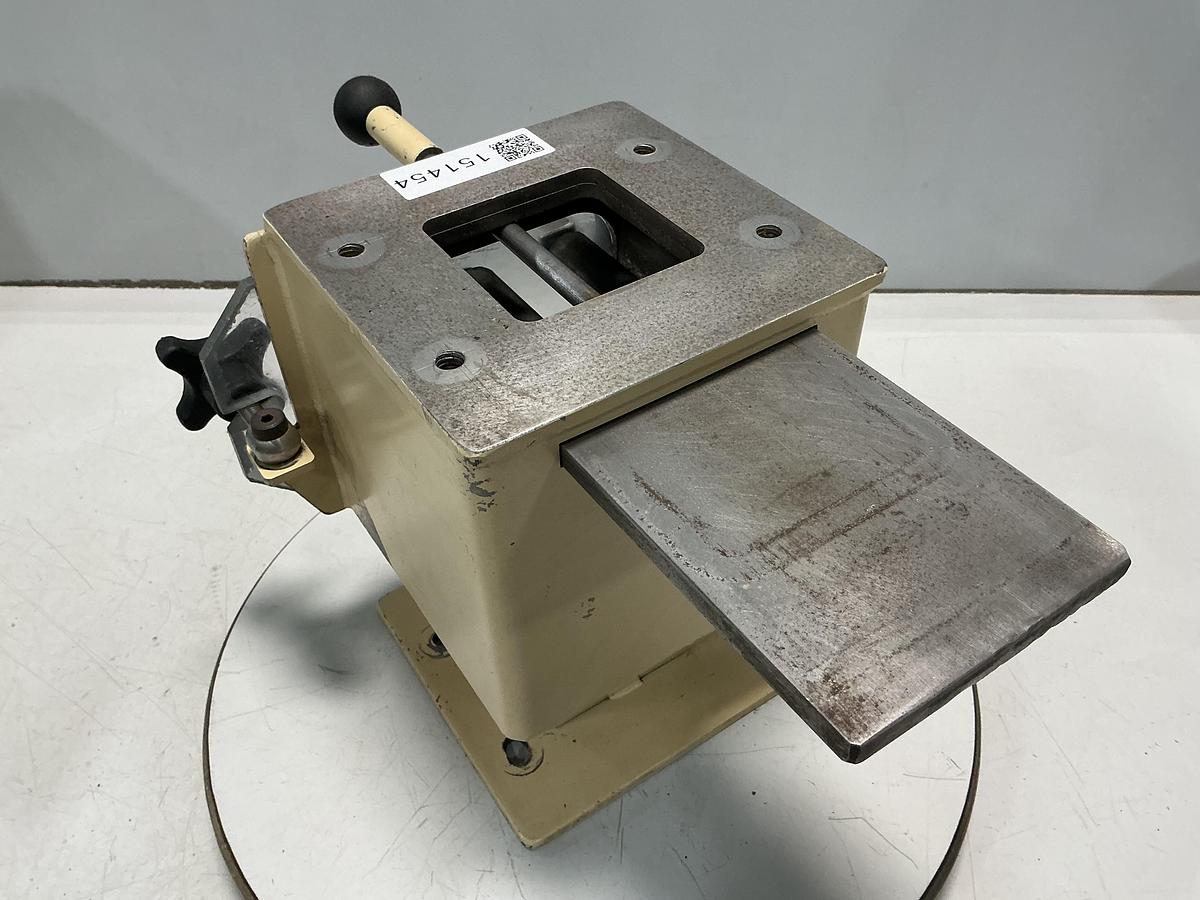 Used METAL FABRICATOR NO MODEL / NO TAG