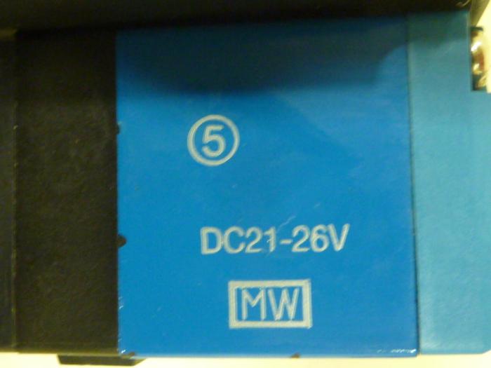 Used SMC Pneumatic Solenoid Valve VSS8-8-YJZ-D-3EZ-V1 #66864