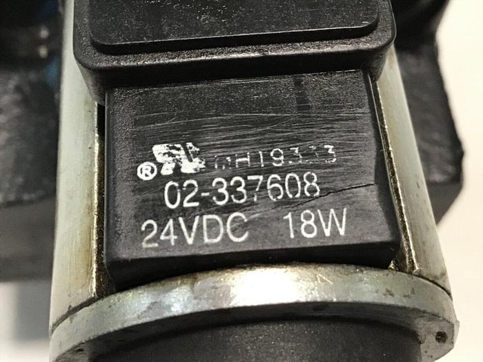 Used VICKERS Valve DG4V3S2AMUHL760EN490 Used