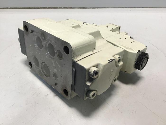 Used TOKIMEC Valve DG5V-7-31C-E-T-P7-H-80-JA94 Used