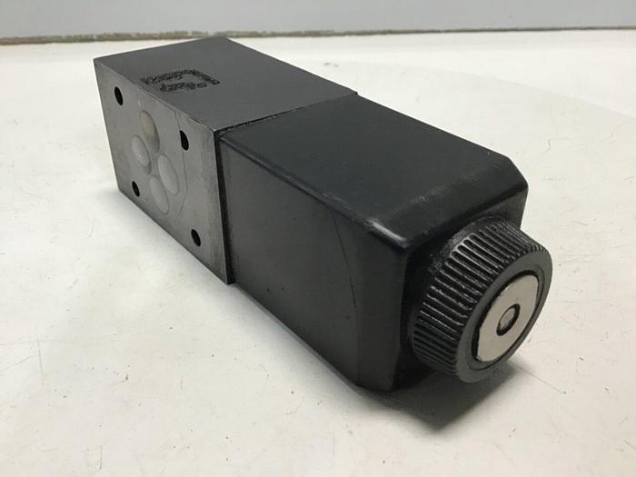 Used VICKERS Valve DG4V-3-2A-M-U-H7-60 #131520