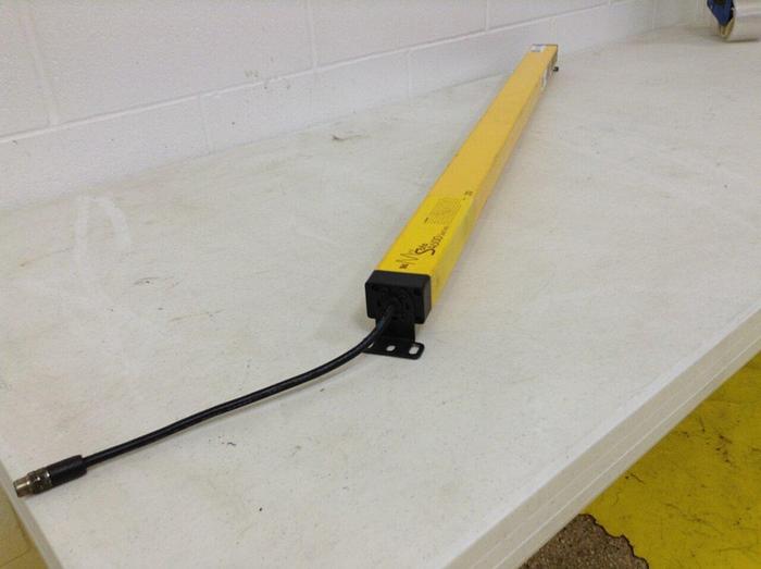 Used STI Light Curtain Transmitter MS46-20-955-Q1-X USED