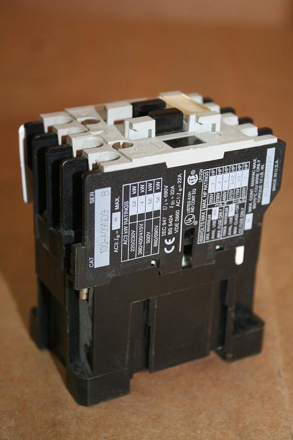 Used ALLEN BRADLEY Contactor 100-A09ND3 SER B Used