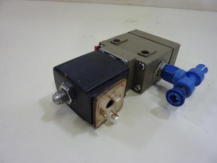 Used BURKERT EASY FLUID CONTROL SYS Solenoid Valve 00134607 #59952