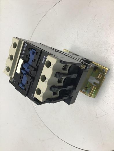 Used TELEMECANIQUE Contactor LP1D4011 #116827