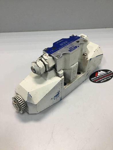 Used VICKERS Directional Control Valve DG4V-5-2C-M-P7L-H-6-30 #96983
