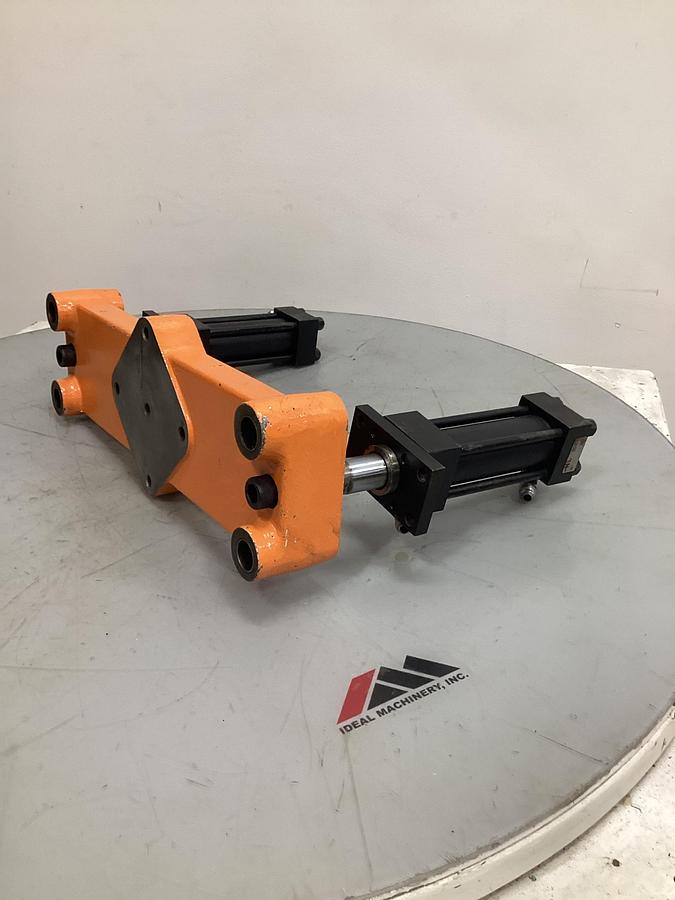 Used CINCINNATI MILACRON 5038041