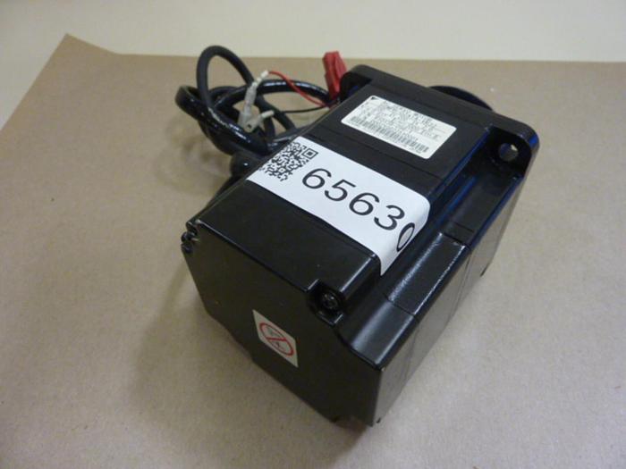 Used YASKAWA AC Servo Motor SGMPH-02A1A-YR32 Used