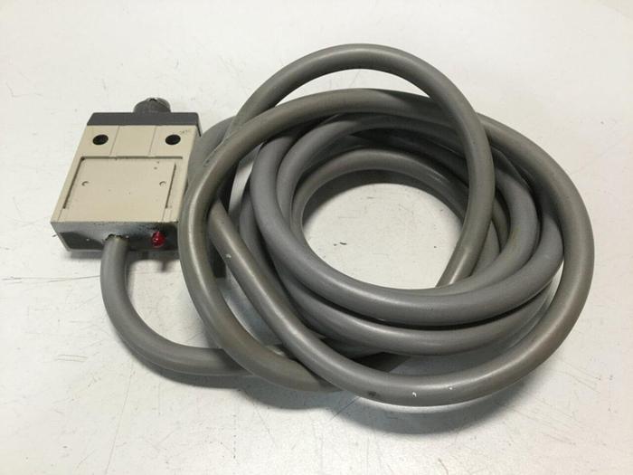 Used OMRON Limit Switch D4C-9049 #110521