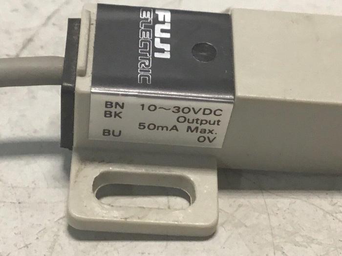 Used FUJI ELECTRIC Proximity Switch PE-B4D #128115