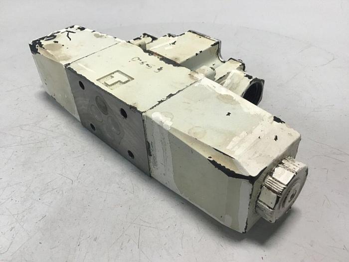 Used VICKERS Tokimec Directional Control Valve DG4V37CMP7H750 #127188