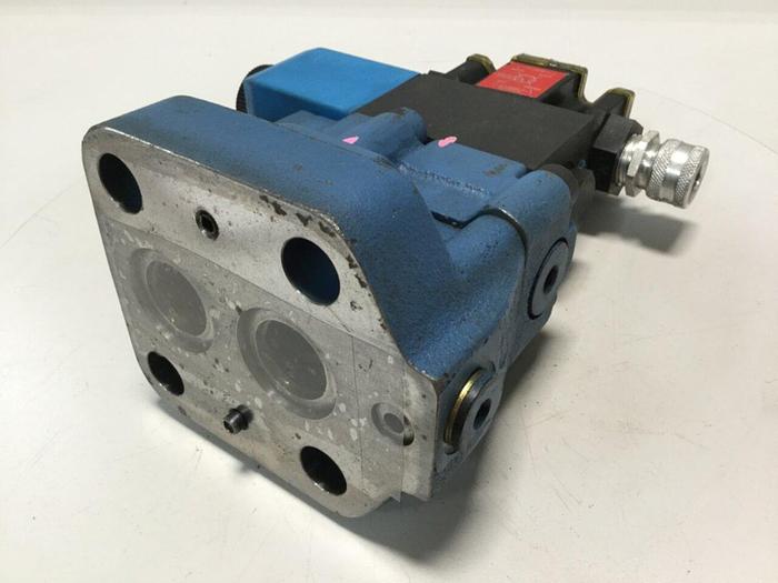 Used VICKERS Valve DG4V3SOBFTWLH560 Used
