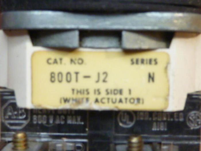 Used ALLEN BRADLEY Selector Switch 800T-J2 SER N #38157