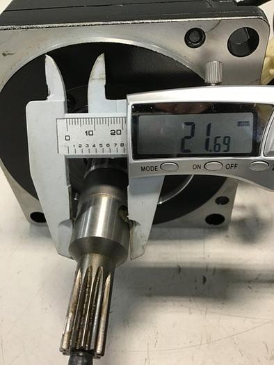 Used YASKAWA Servo Motor SGMP-08AWYR32 #131347