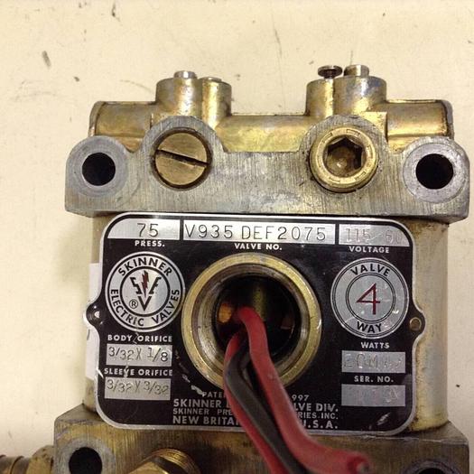 Used SKINNER 4-Way Valve V935 DEF2075 #70081