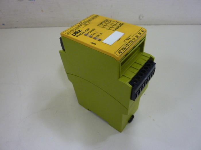 Used PILZ Safety Relay PNOZX3P24VDC24VAC3N/O1N/C1SO #61933