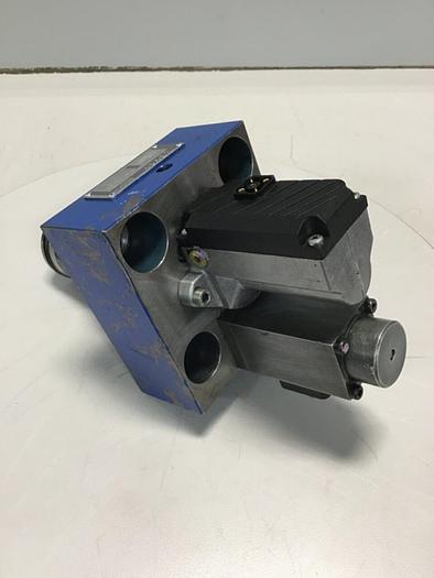 Used BOSCH Hydraulic Valve 0 811 402 614 #144763