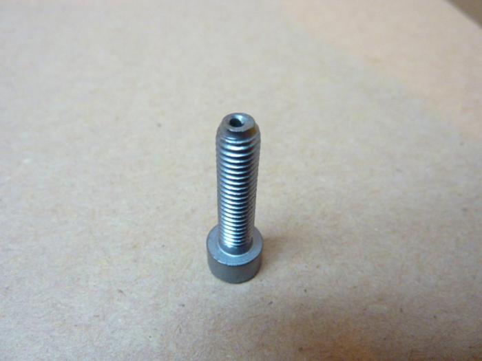 U-C COMPONENTS Socket Head Cap Screw MC-625-C #41232 DNL SCRAPPED