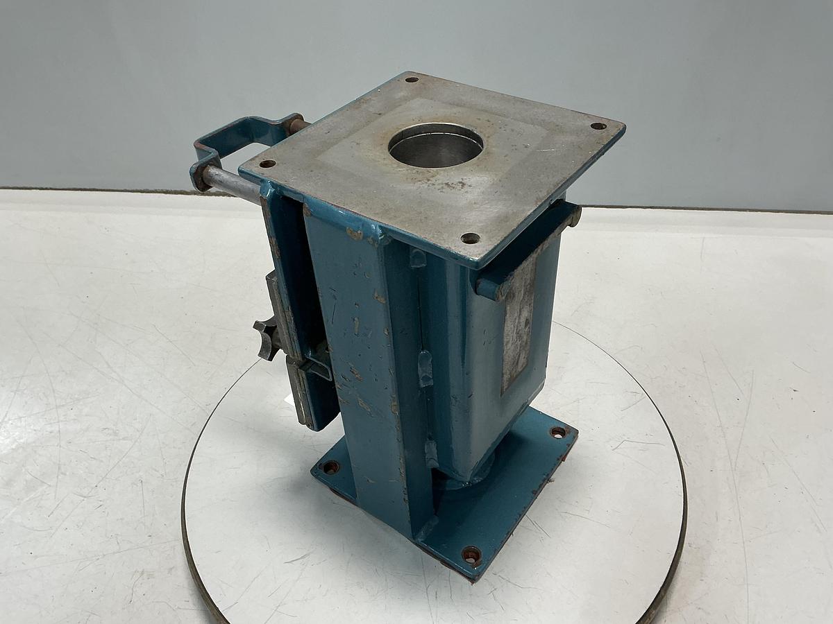 Used METAL FABRICATOR NO MODEL / NO TAG