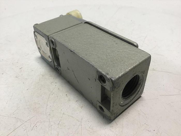 Used TELEMECANIQUE Lox-Switch C2JK05 #121764