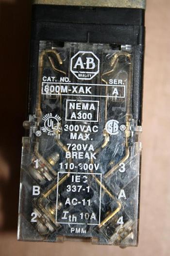 Used ALLEN BRADLEY Selector Switch 800MR-HX28 Used