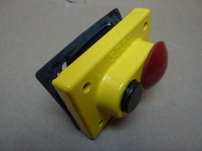 REES Push Button Double Plunger 01968-032 New in Box