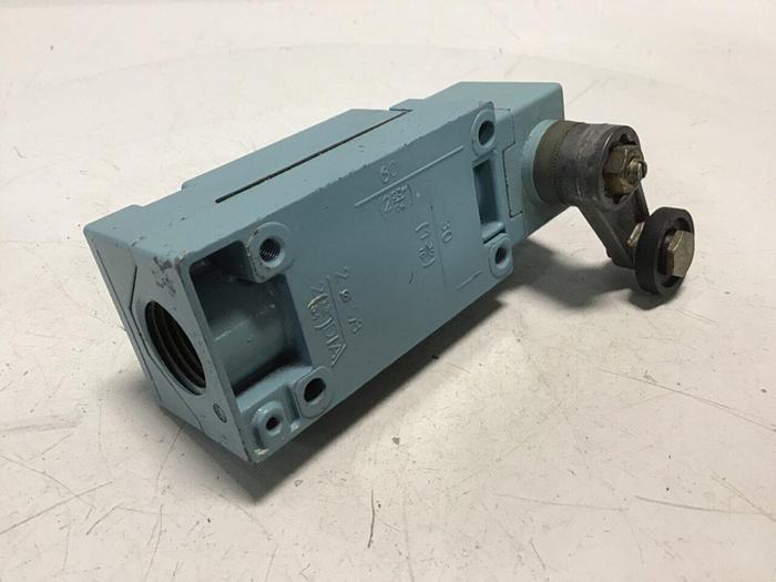 Used TELEMECANIQUE Limit Switch XCK-J-H7 #121852