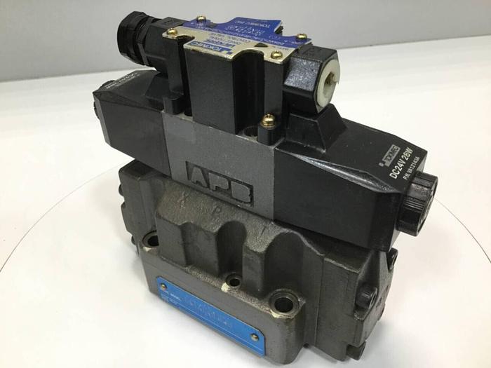 Used TOKIMEC VICKERS Valve DG3V-7-3C-E-T-10-JA8-SM15-7 USED