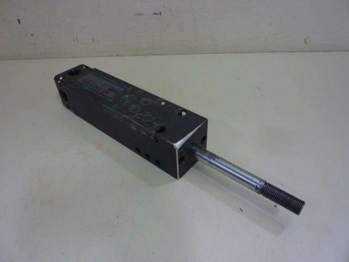 Used BTM CORP PSI Rotary Clamp RC-1500-90-CCR-THD #58259