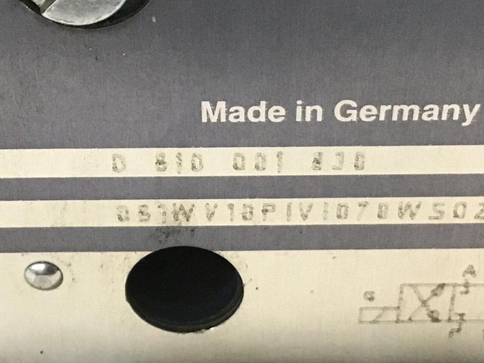 Used BOSCH Hydraulic Valve 0 810 001 830 #137486