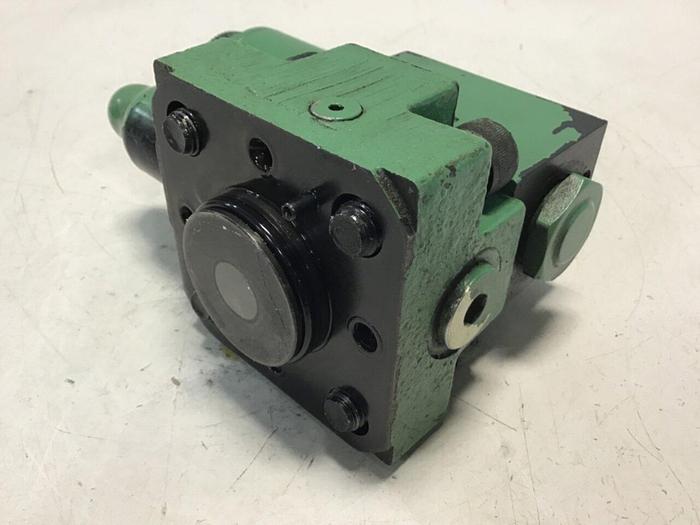 Used VICKERS Directional Valve DG4V-3S-2AL-M-U-HL7-60-EN490 Used #142354