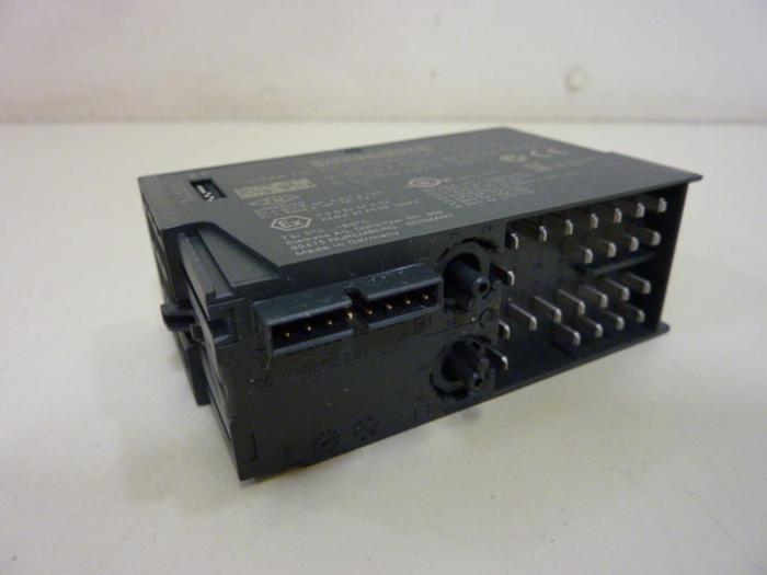 Used SIEMENS Output Module 6ES7 138-4FB03-0AB0 #54957