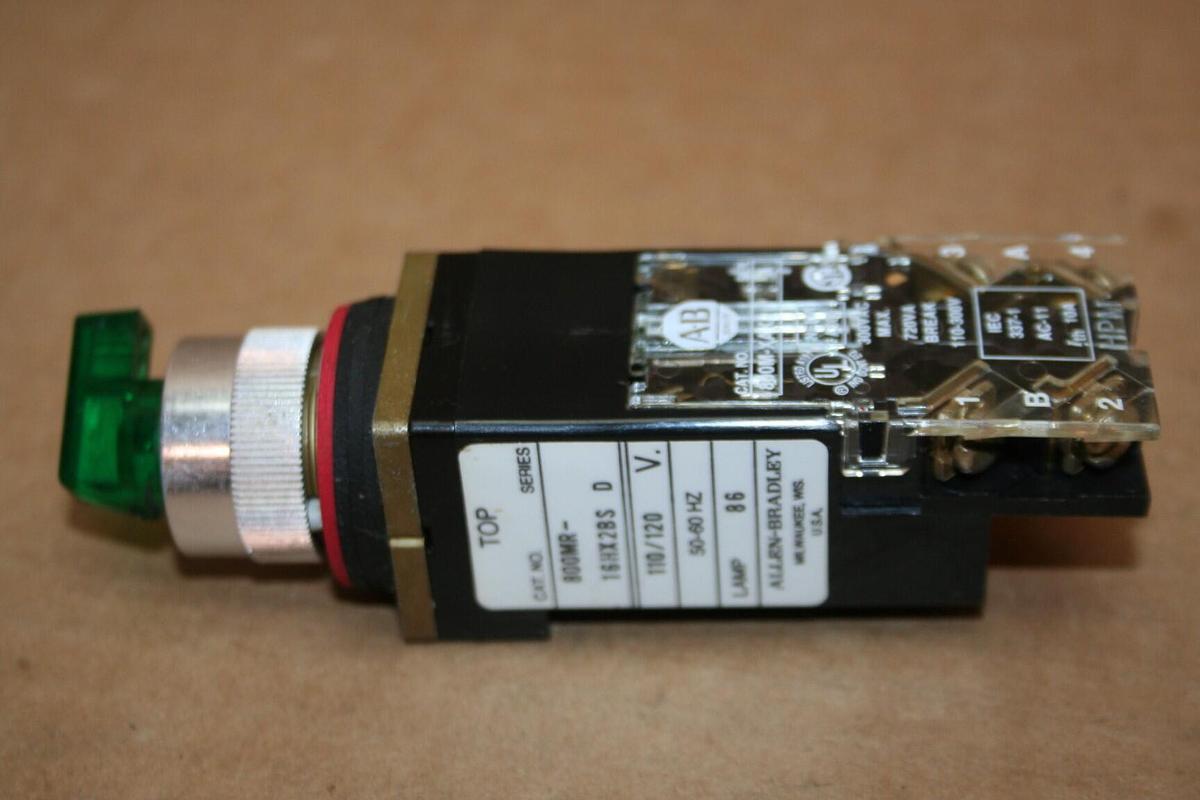 Used ALLEN BRADLEY Selector Switch 800MR-16HX2BS GREEN Used