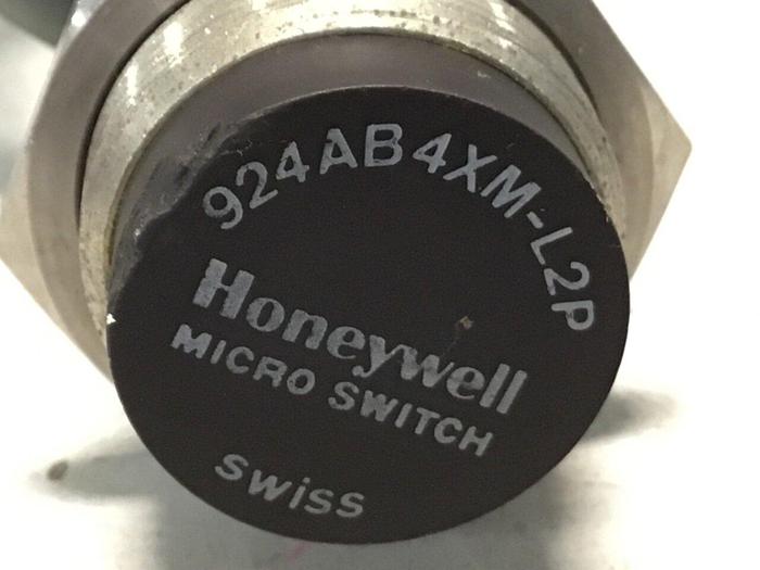 Used HONEYWELL Inductive Sensor Switch 924AB4XM-L2P #119436