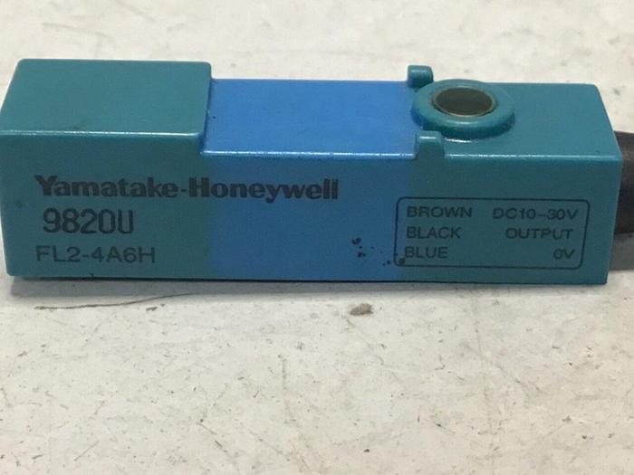 Used YAMATAKE Proximity Switch FL2-4A6H #128265