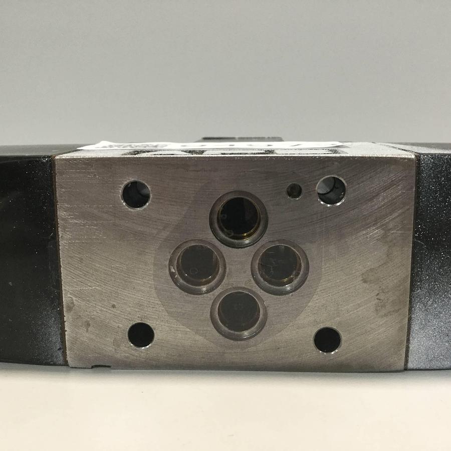 Used VICKERS Directional Control Valve DG4V36CMP7H750 USED