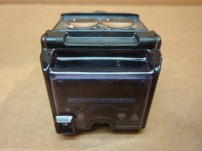 Used ALLEN BRADLEY Sensor 42GTGU-10010-QD SER B #31778