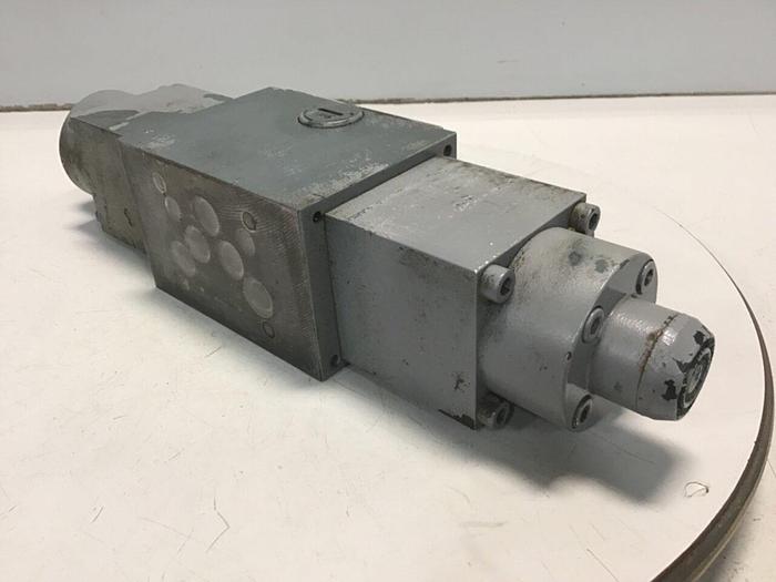 Used REXROTH Valve 4WRA 10E40-11/24NZ4/M U4501 USED