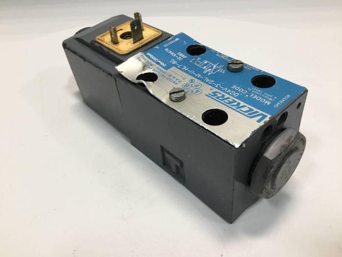 Used VICKERS Valves DG4V-3-2AL-M-U-HL7-60 #99077